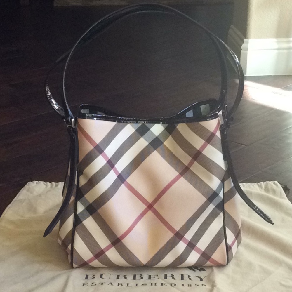 Burberry purse
